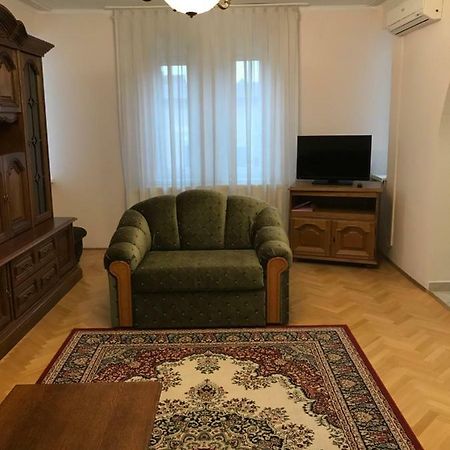 Gabor Pal 1 Apartman 2 Szoba Dunafoldvar 外观 照片