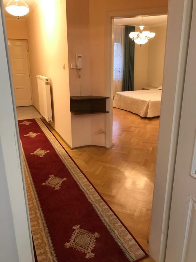 Gabor Pal 1 Apartman 2 Szoba Dunafoldvar 外观 照片