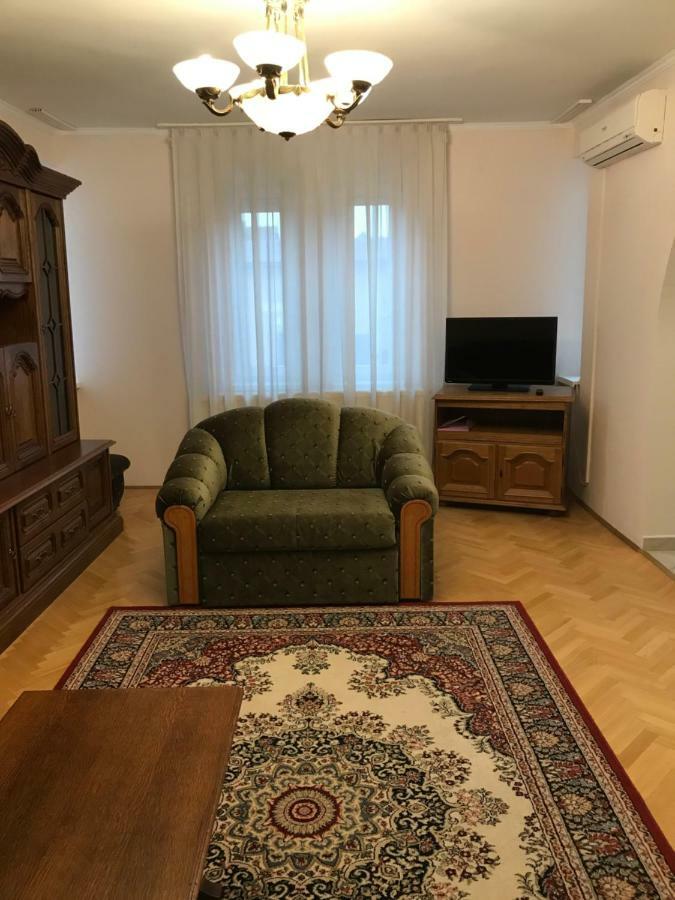 Gabor Pal 1 Apartman 2 Szoba Dunafoldvar 外观 照片